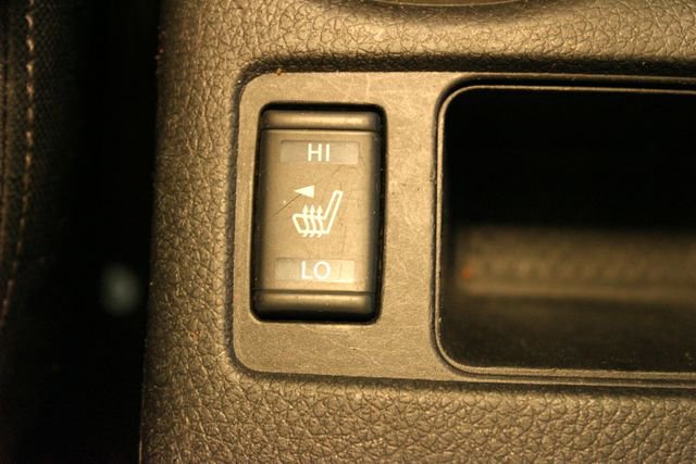 Used 2018 Nissan Rogue SV image 26