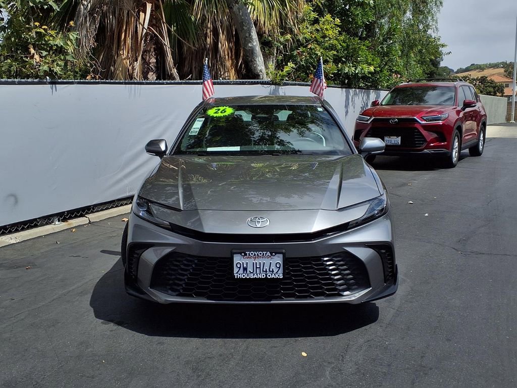 Used 2026 Toyota Camry SE FWD image 2