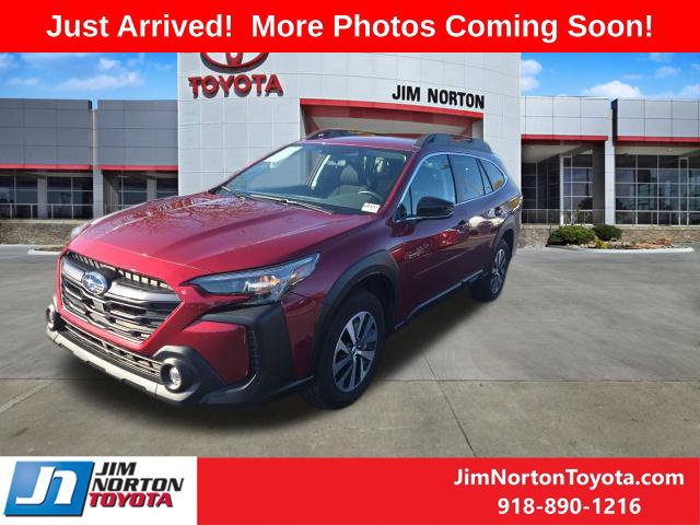Used 2025 Subaru Outback Premium AWD/4WD image 4