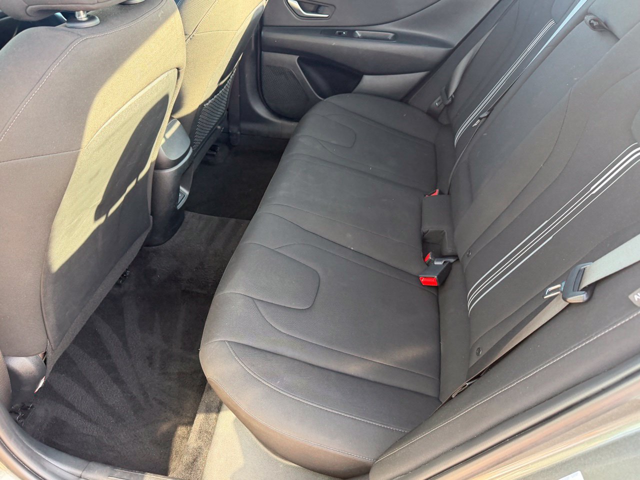 Used 2025 Hyundai Elantra SEL FWD image 32