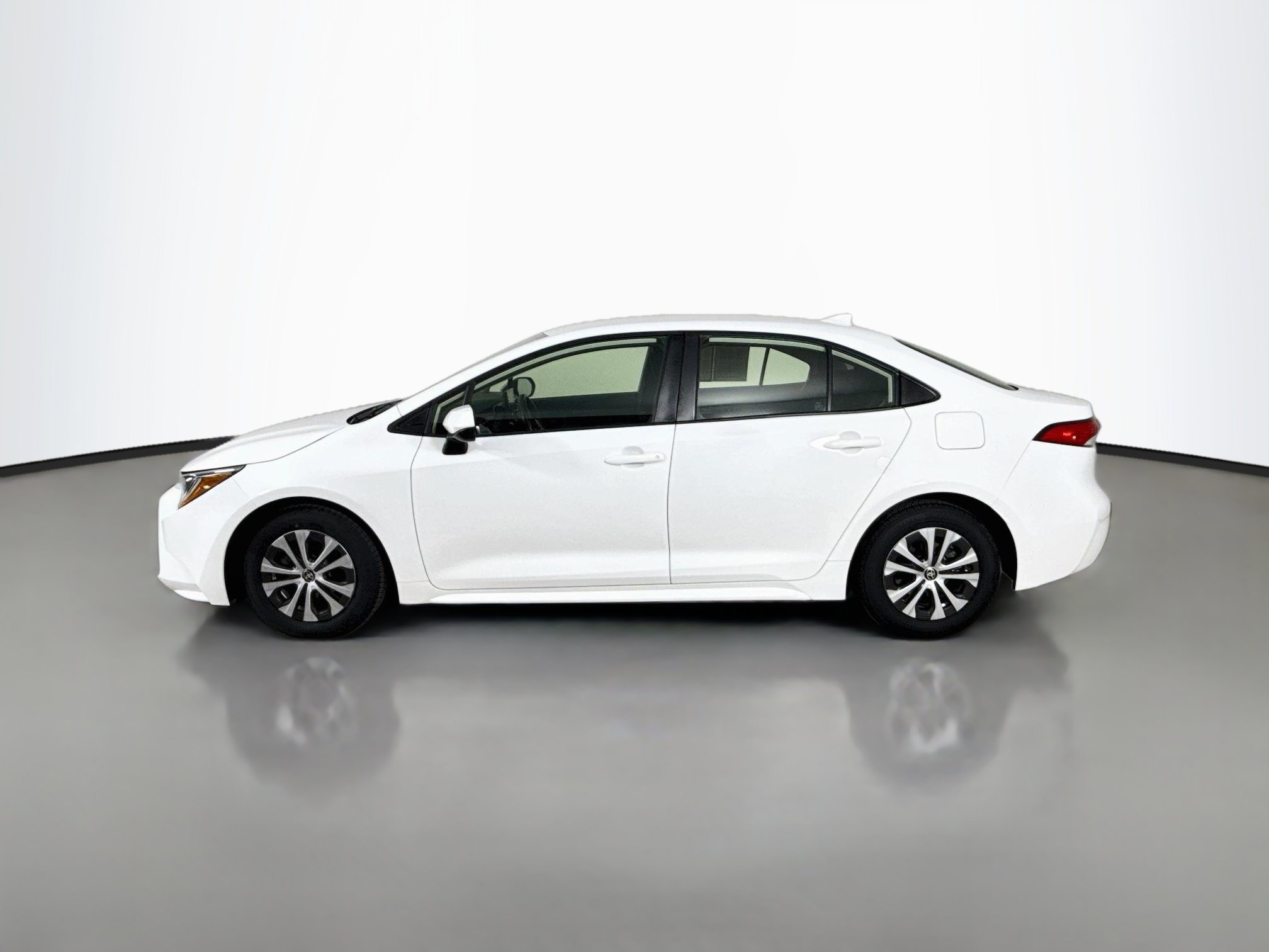 Certified 2022 Toyota Corolla LE FWD image 4