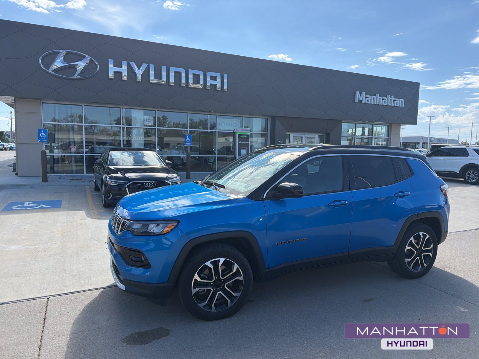 Used 2024 Jeep Compass Limited AWD/4WD image 1