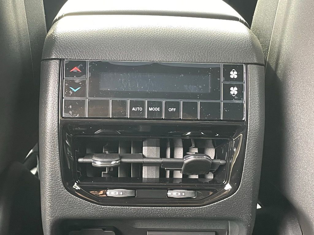 New 2025 Jeep Grand Cherokee L Altitude image 25