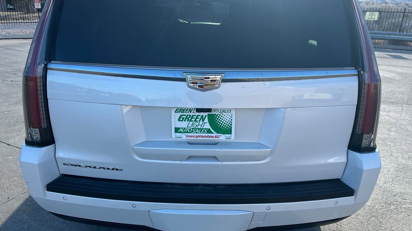 Used 2019 Cadillac Escalade ESV Luxury image 14