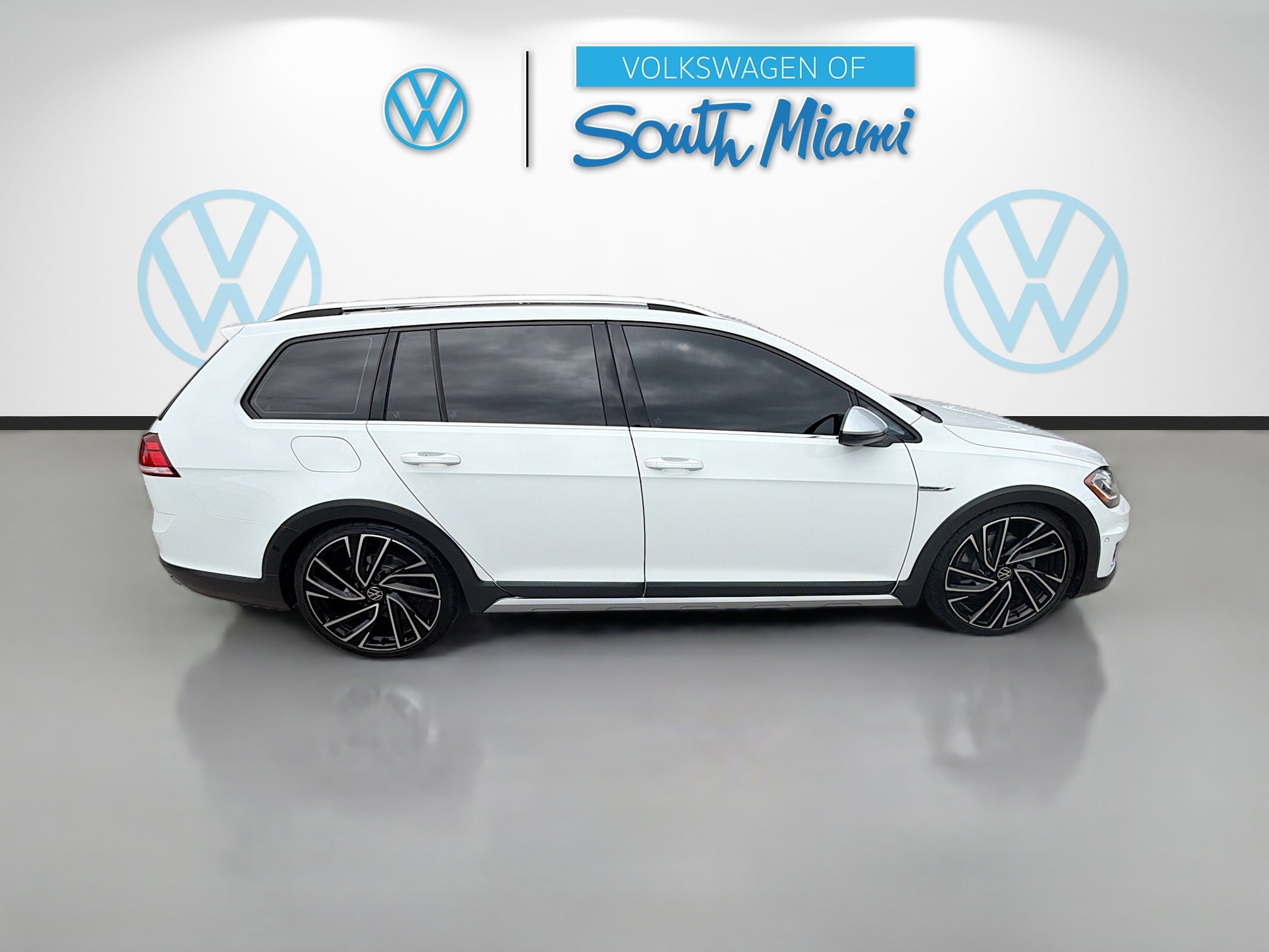 Used 2019 Volkswagen Golf Alltrack SE image 8