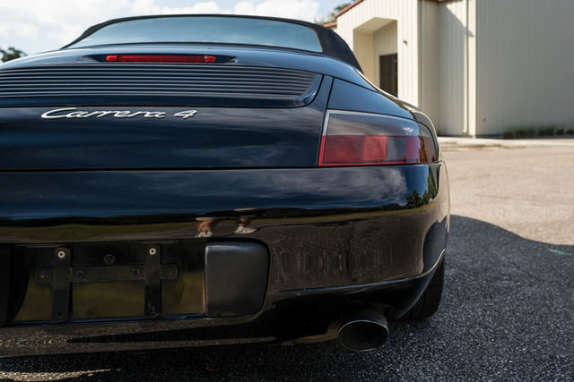 Used 2000 Porsche 911 Carrera 4 AWD/4WD image 40