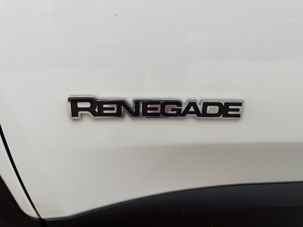 Used 2023 Jeep Renegade Latitude AWD/4WD image 14