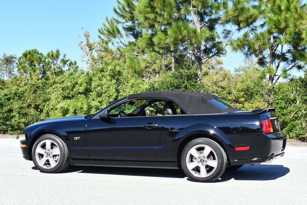 Used 2007 Ford Mustang GT RWD image 4