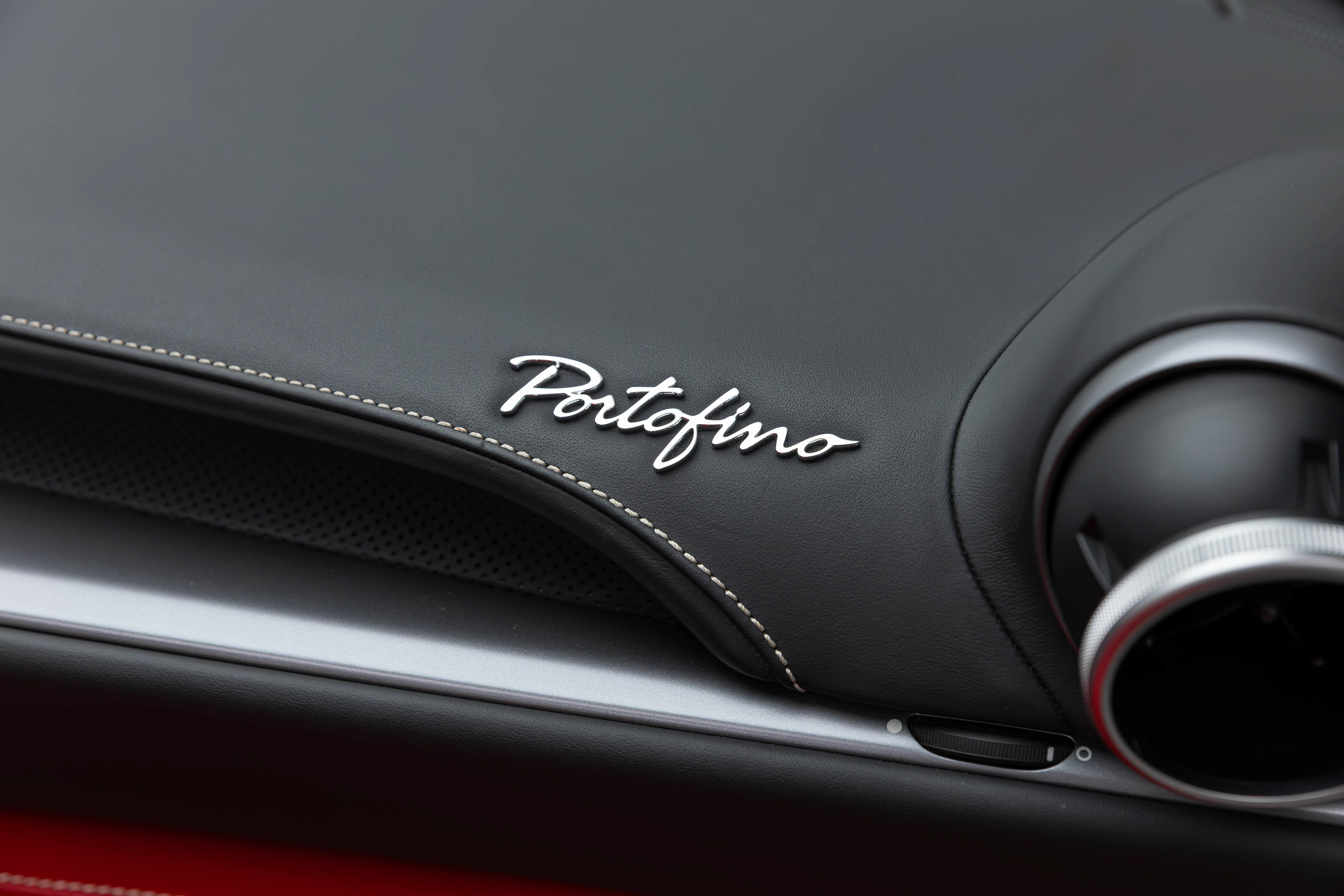 Certified 2019 Ferrari Portofino RWD image 50