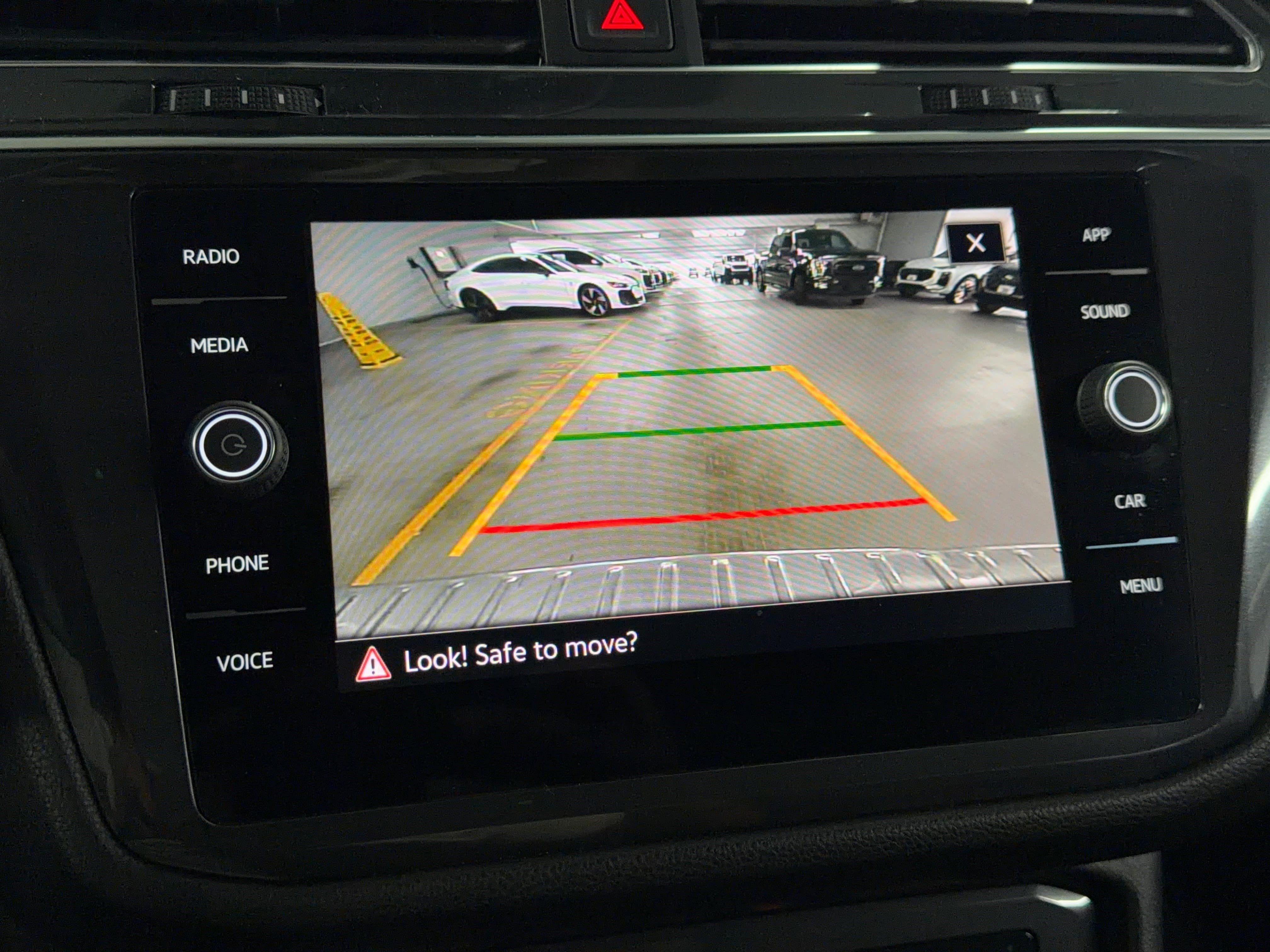 Used 2022 Volkswagen Tiguan SE FWD image 23