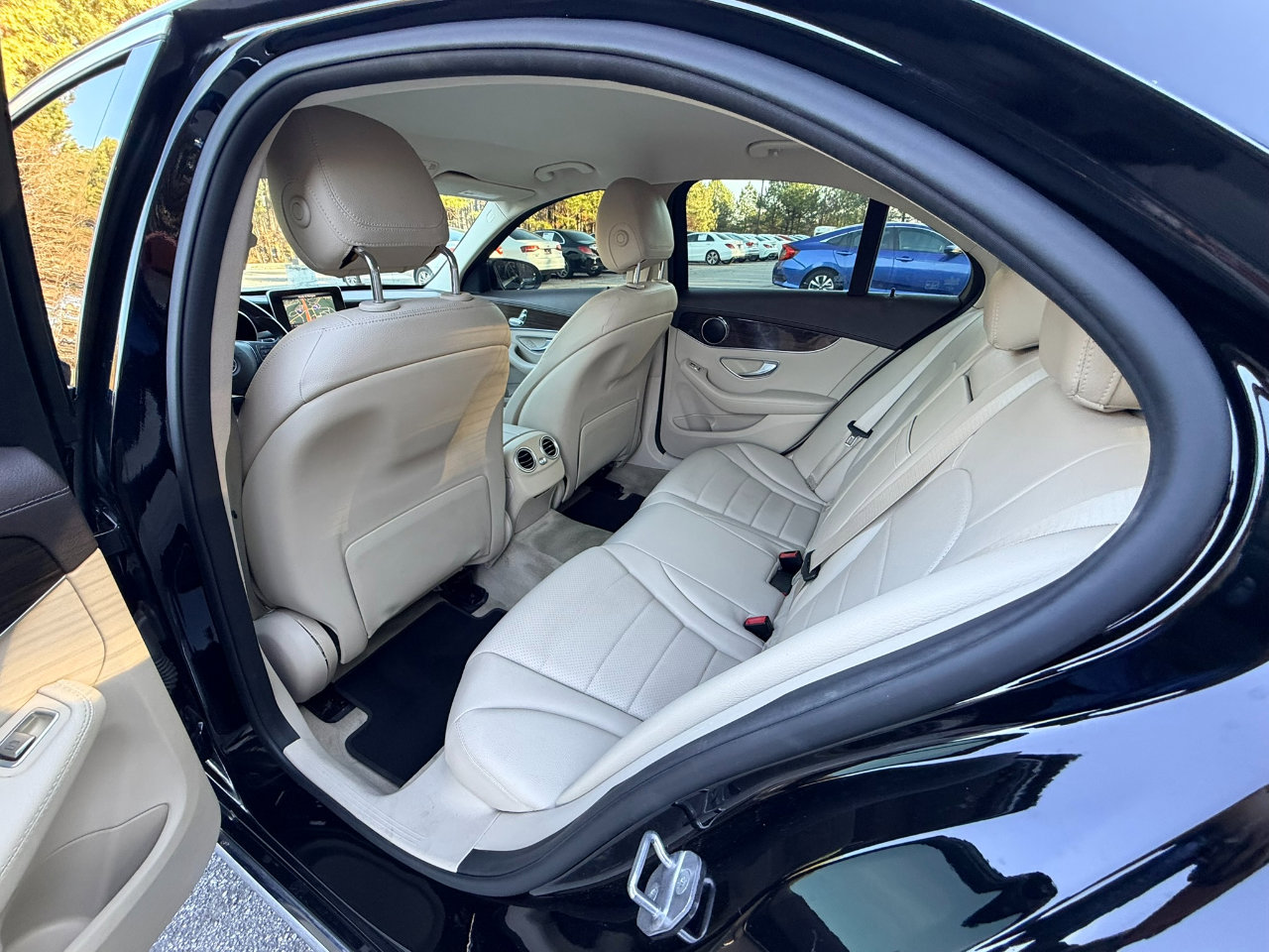 Used 2017 Mercedes-Benz C 300 Sedan image 9