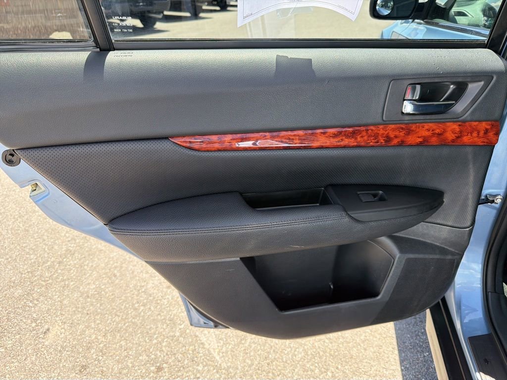 Used 2011 Subaru Outback 2.5i Limited AWD/4WD image 23