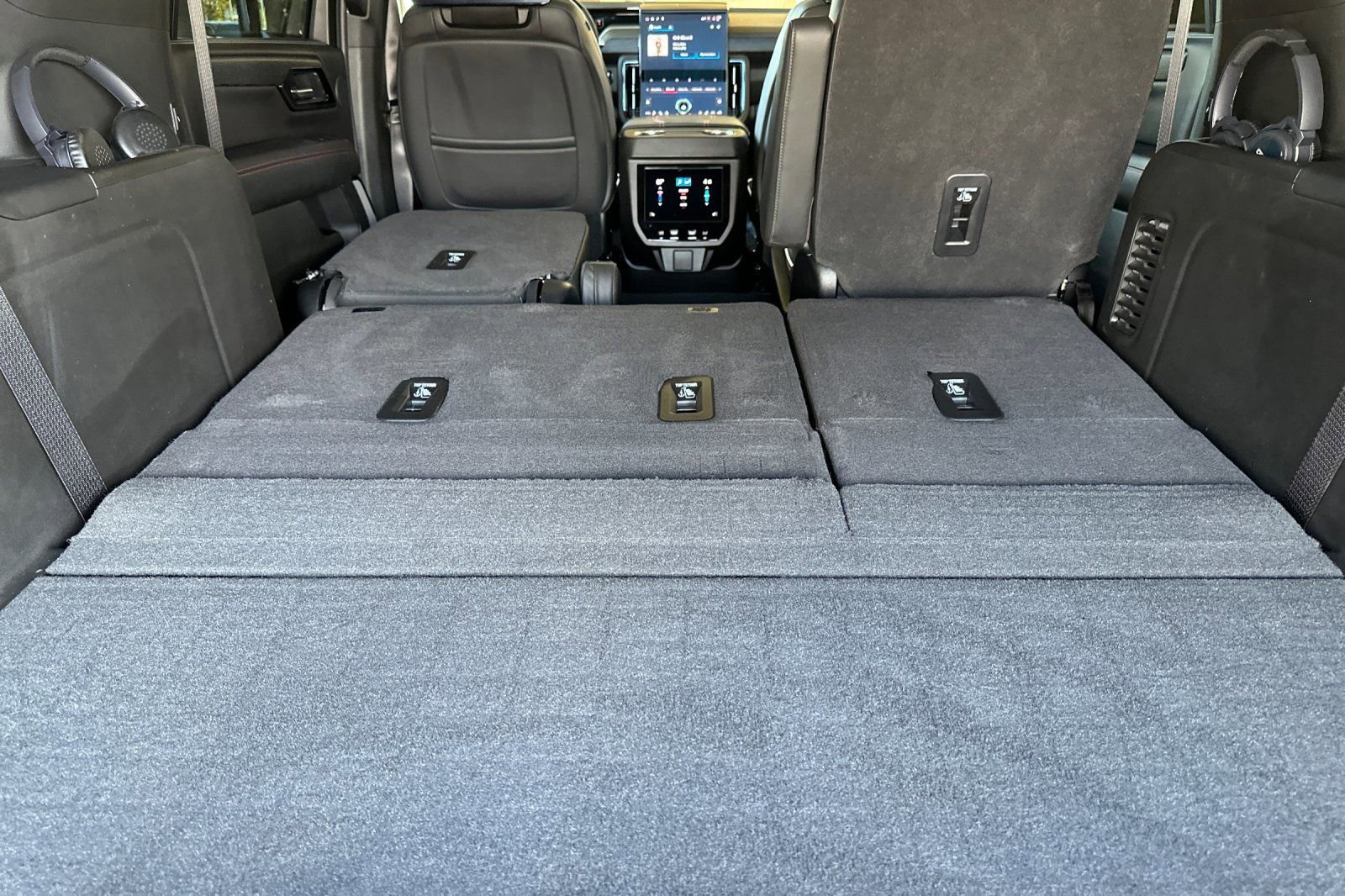 Certified 2025 GMC Yukon XL AT4 Ultimate AWD/4WD image 17