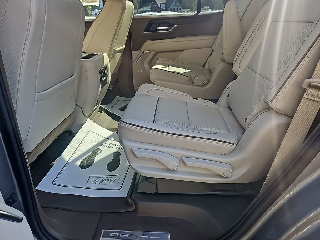 New 2026 GMC Yukon Denali w/ LPO, Floor Liner Package image 17