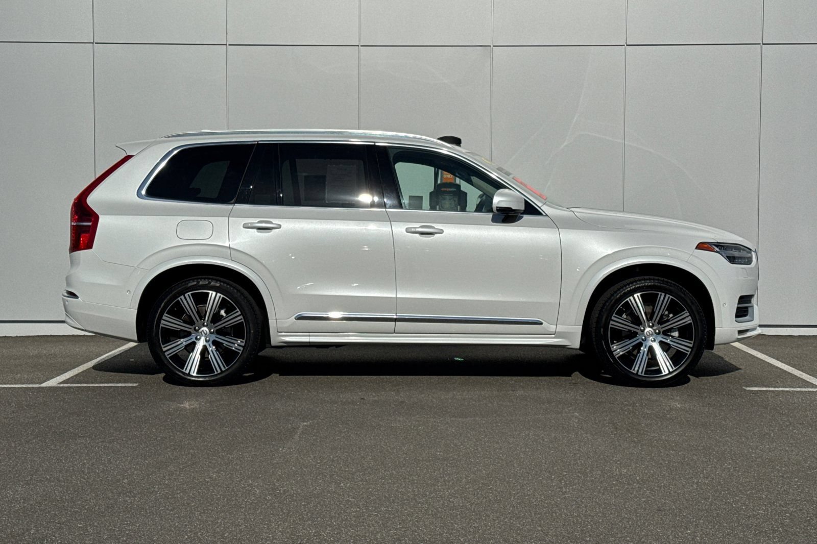 Used 2023 Volvo XC90 B6 Ultimate w/ Protection Package Premier AWD/4WD image 6
