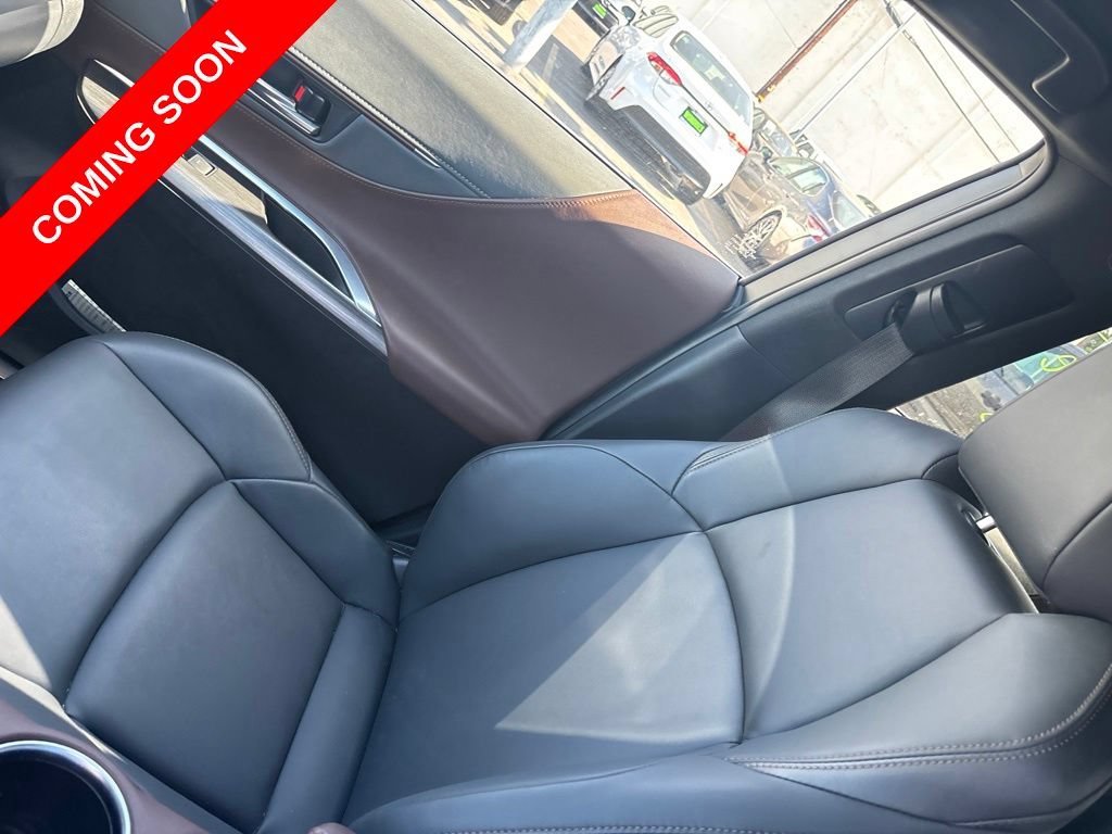 Used 2024 Toyota Venza XLE AWD/4WD image 22
