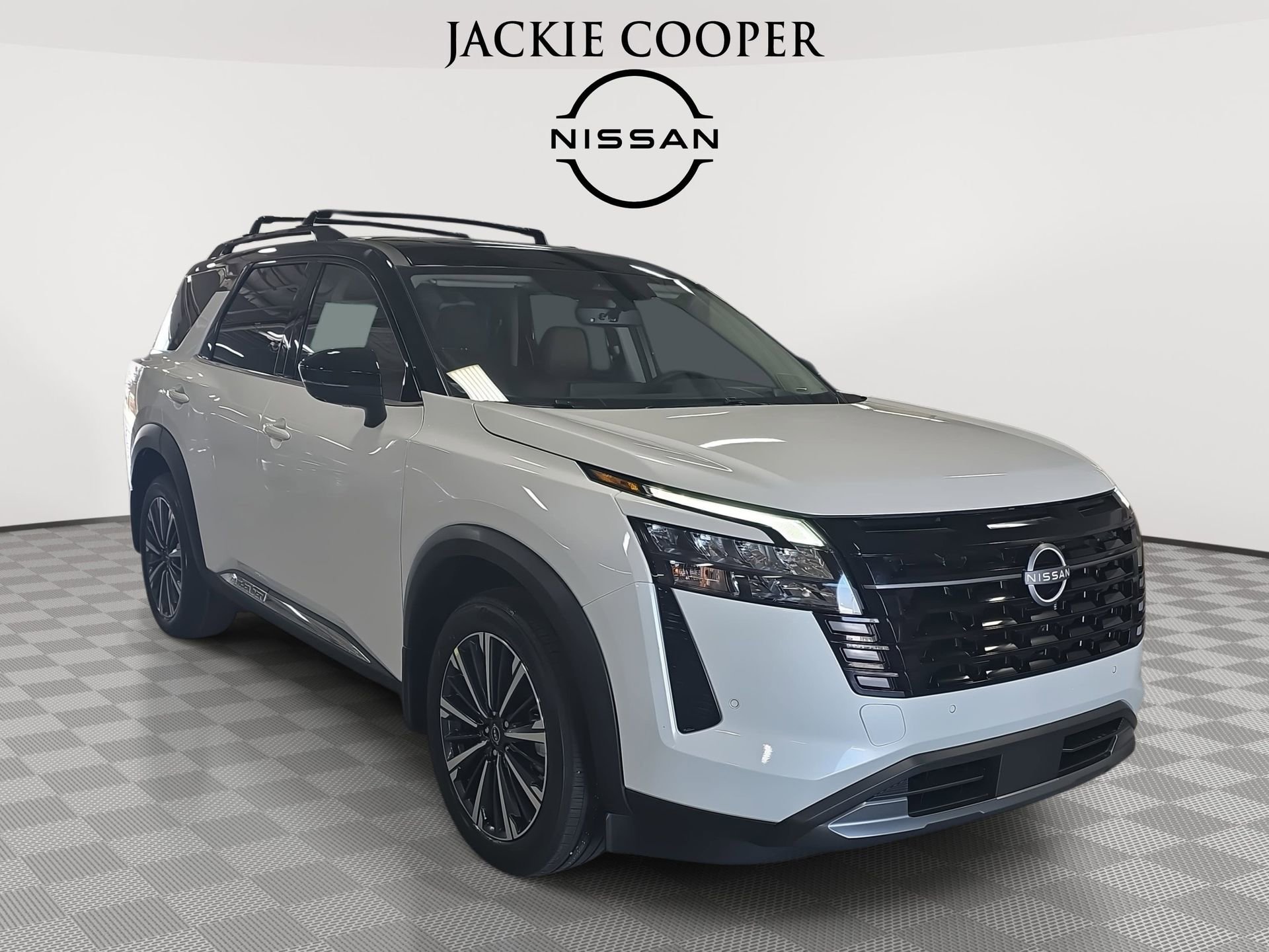 New 2026 Nissan Pathfinder Platinum image 3