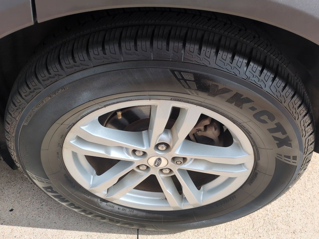 Used 2021 Ford Explorer XLT w/ Equipment Group 202A image 24