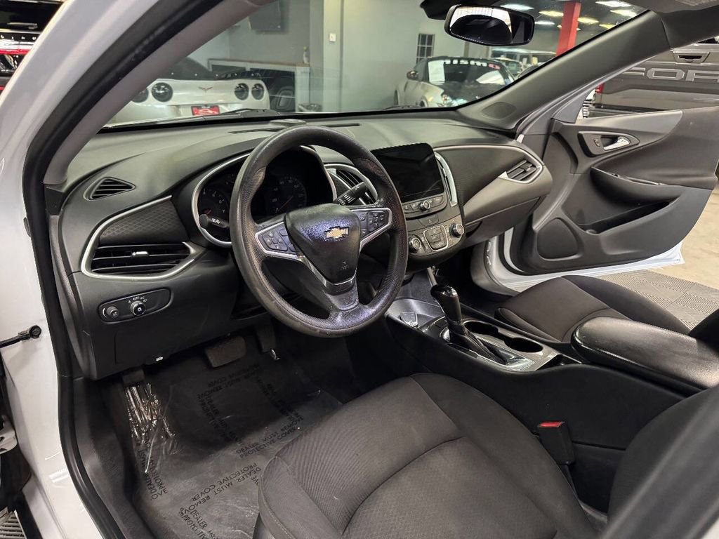 Used 2019 Chevrolet Malibu LS image 39