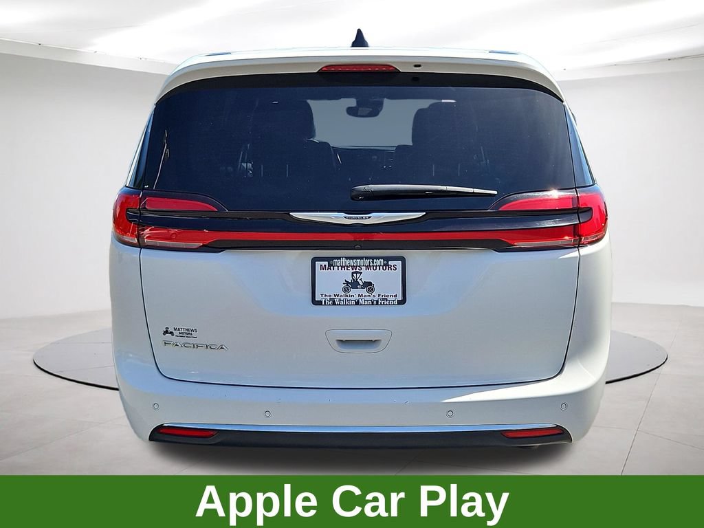 Used 2025 Chrysler Pacifica Select FWD image 6