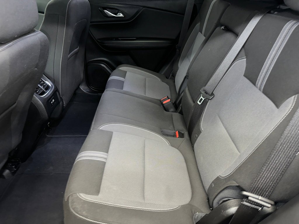 Used 2025 Chevrolet Blazer LT AWD/4WD image 19