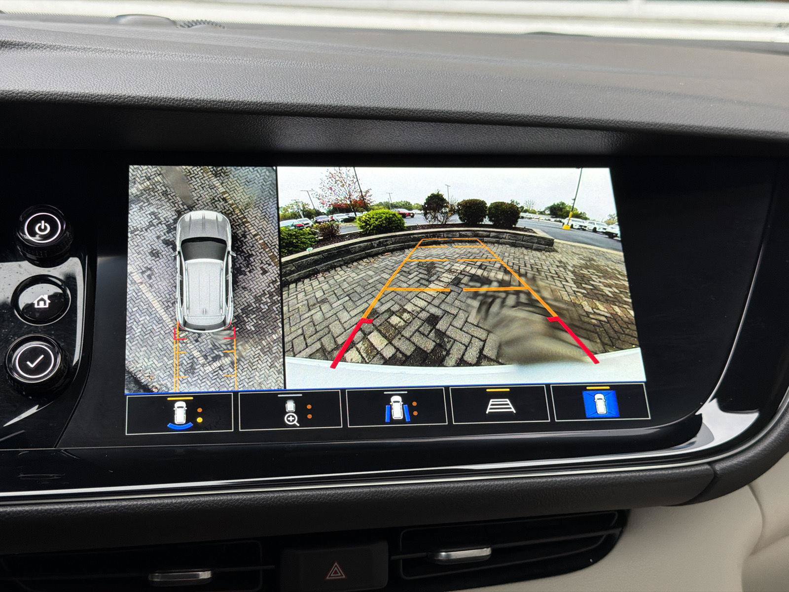 Used 2023 Buick Envision Avenir AWD/4WD image 30