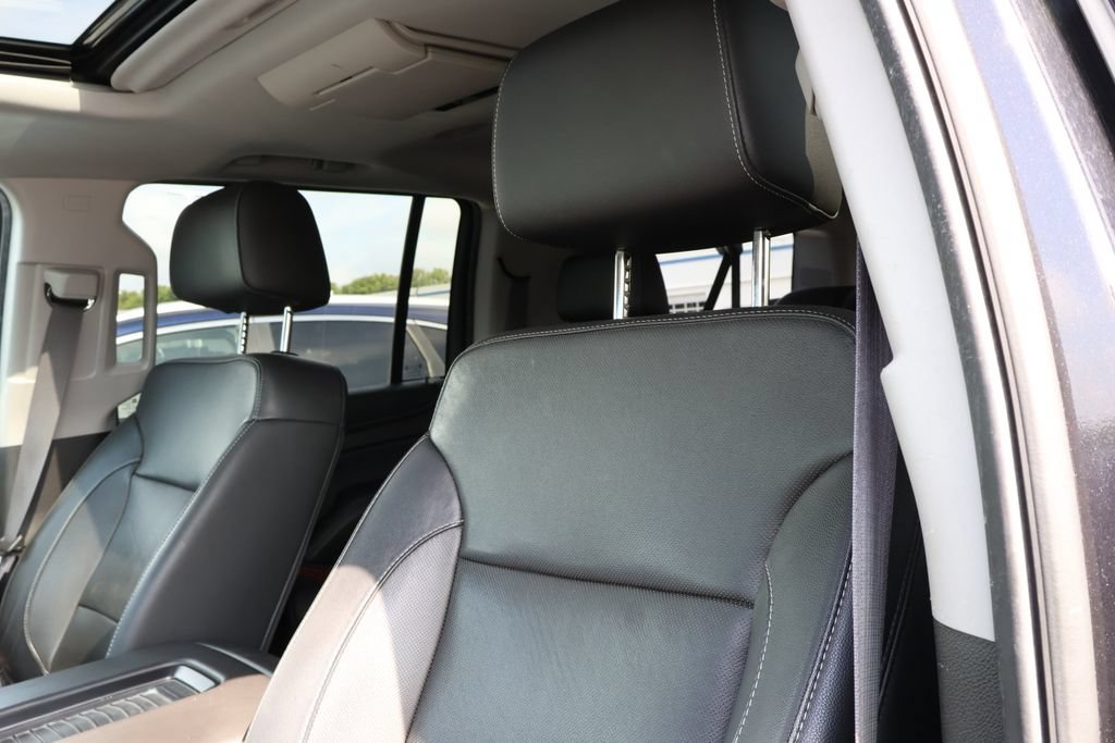 Used 2017 Chevrolet Suburban Premier AWD/4WD image 13