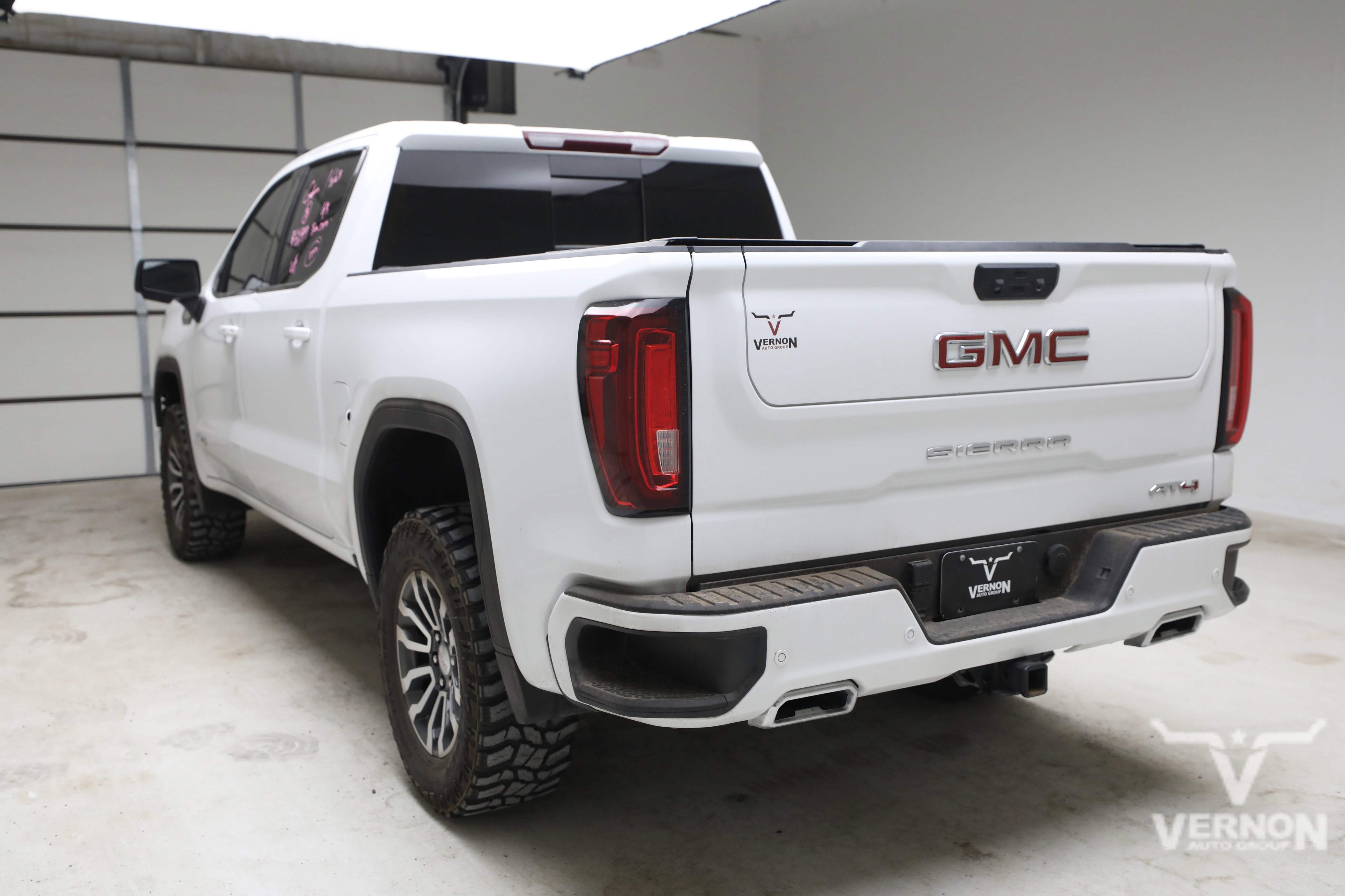 Used 2024 GMC Sierra 1500 AT4 w/ AT4 Premium Package AWD/4WD image 2
