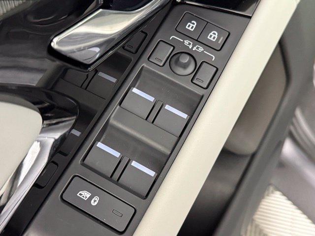 Certified 2026 Land Rover Range Rover Evoque S AWD/4WD image 58