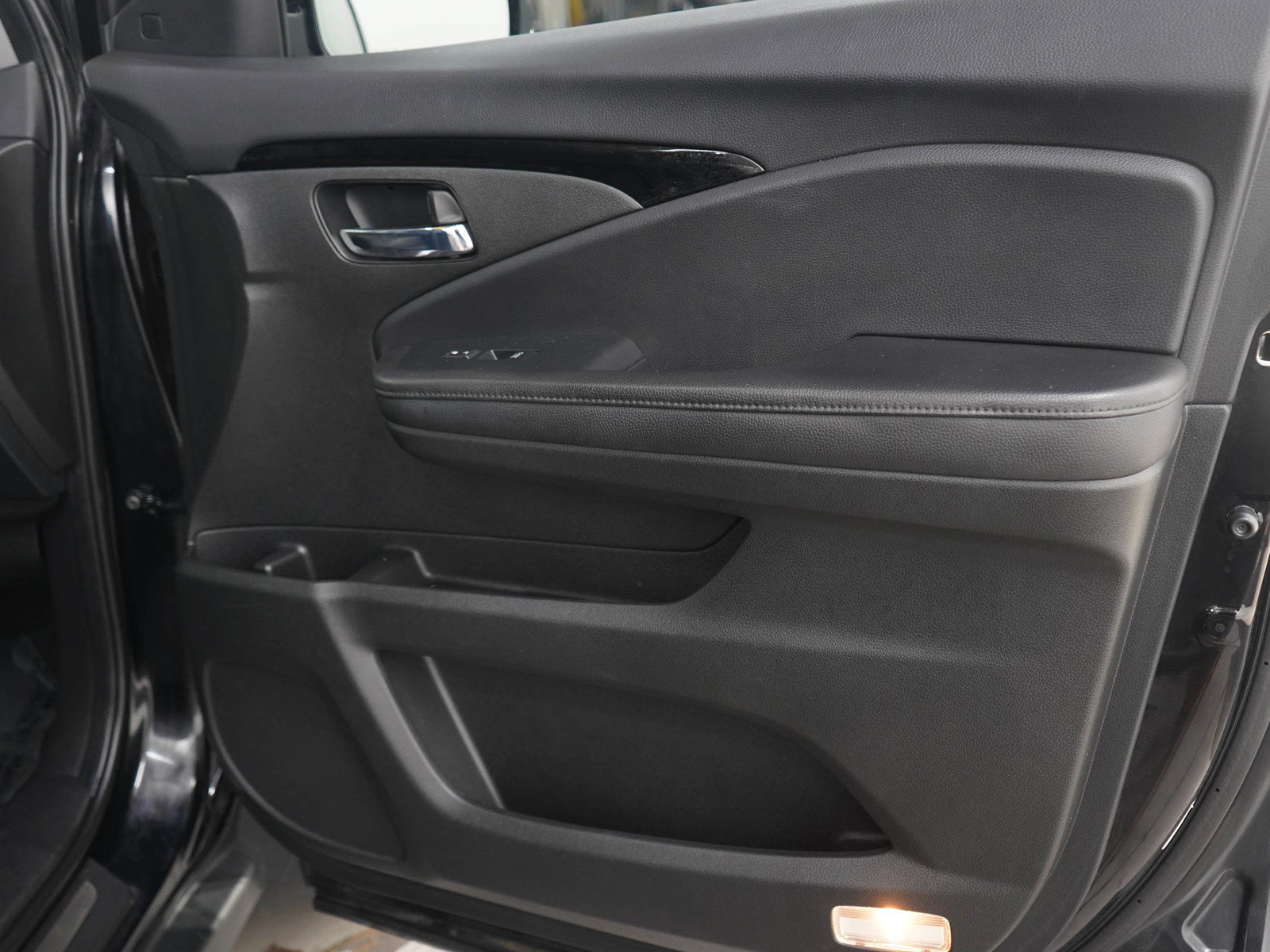 Used 2021 Honda Pilot Touring image 9