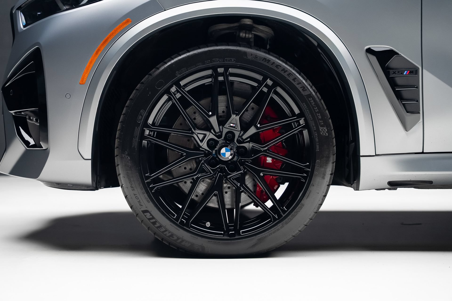Used 2025 BMW X5 M Competition w/ Executive Package AWD/4WD image 20