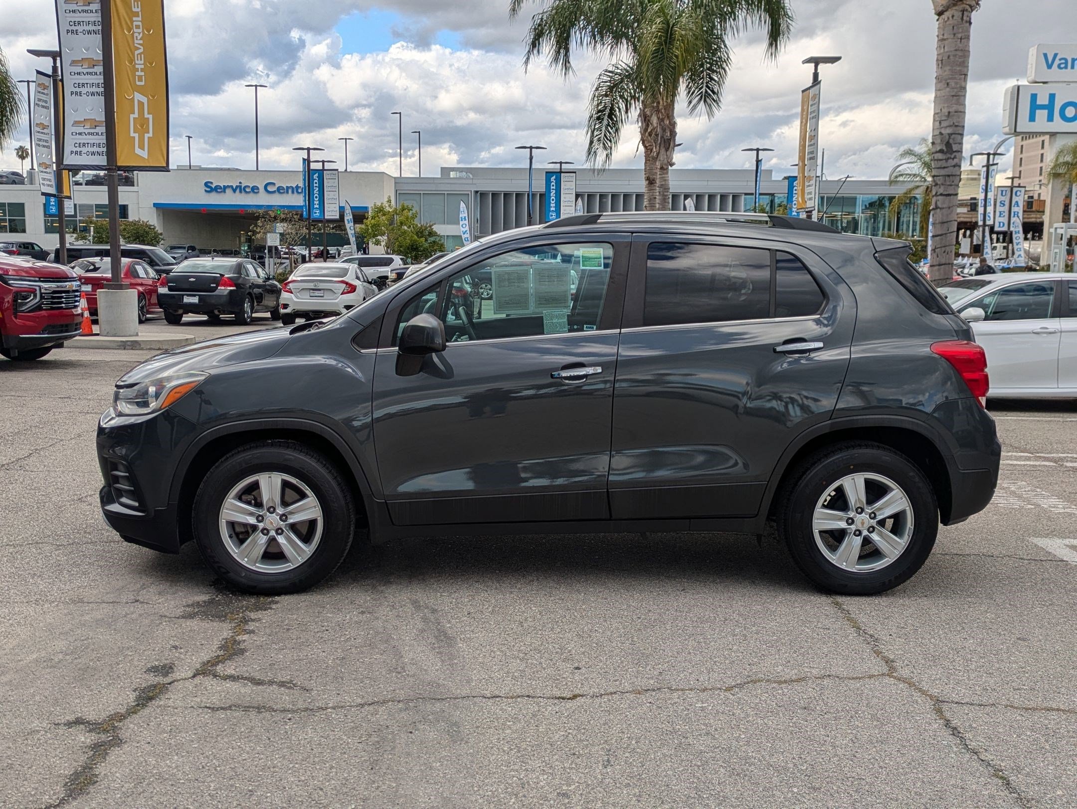 Used 2018 Chevrolet Trax LT w/ LT Convenience Package image 12