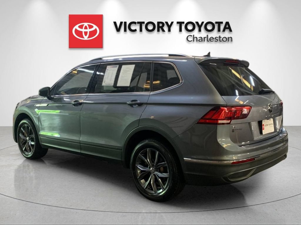 Used 2022 Volkswagen Tiguan SE AWD/4WD image 3