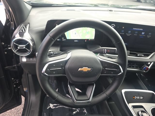 New 2026 Chevrolet Equinox LT w/ Convenience Package II AWD/4WD image 16