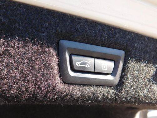 Used 2022 BMW 530i xDrive w/ Executive Package AWD/4WD image 12
