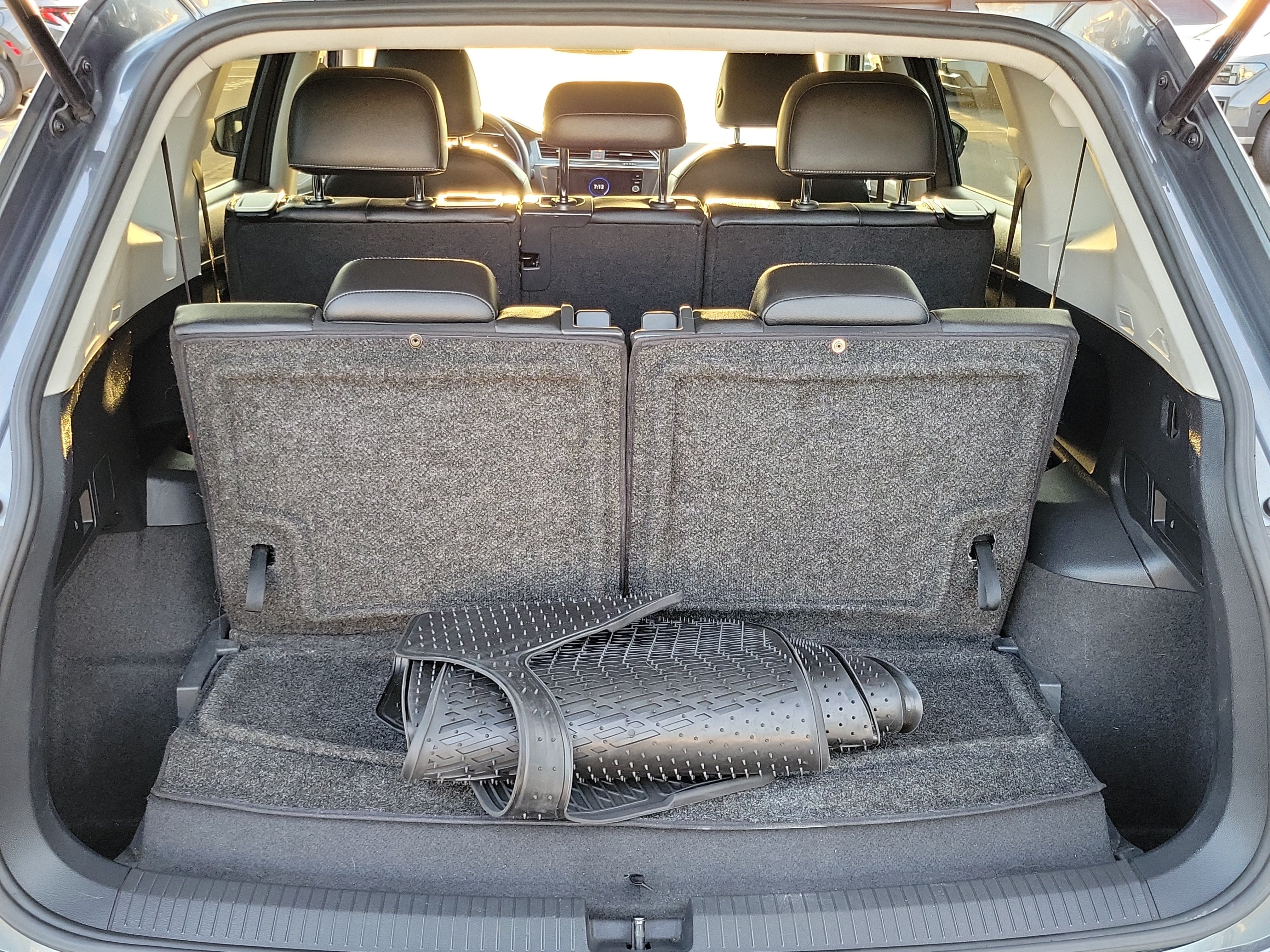 Used 2022 Volkswagen Tiguan SE FWD image 19