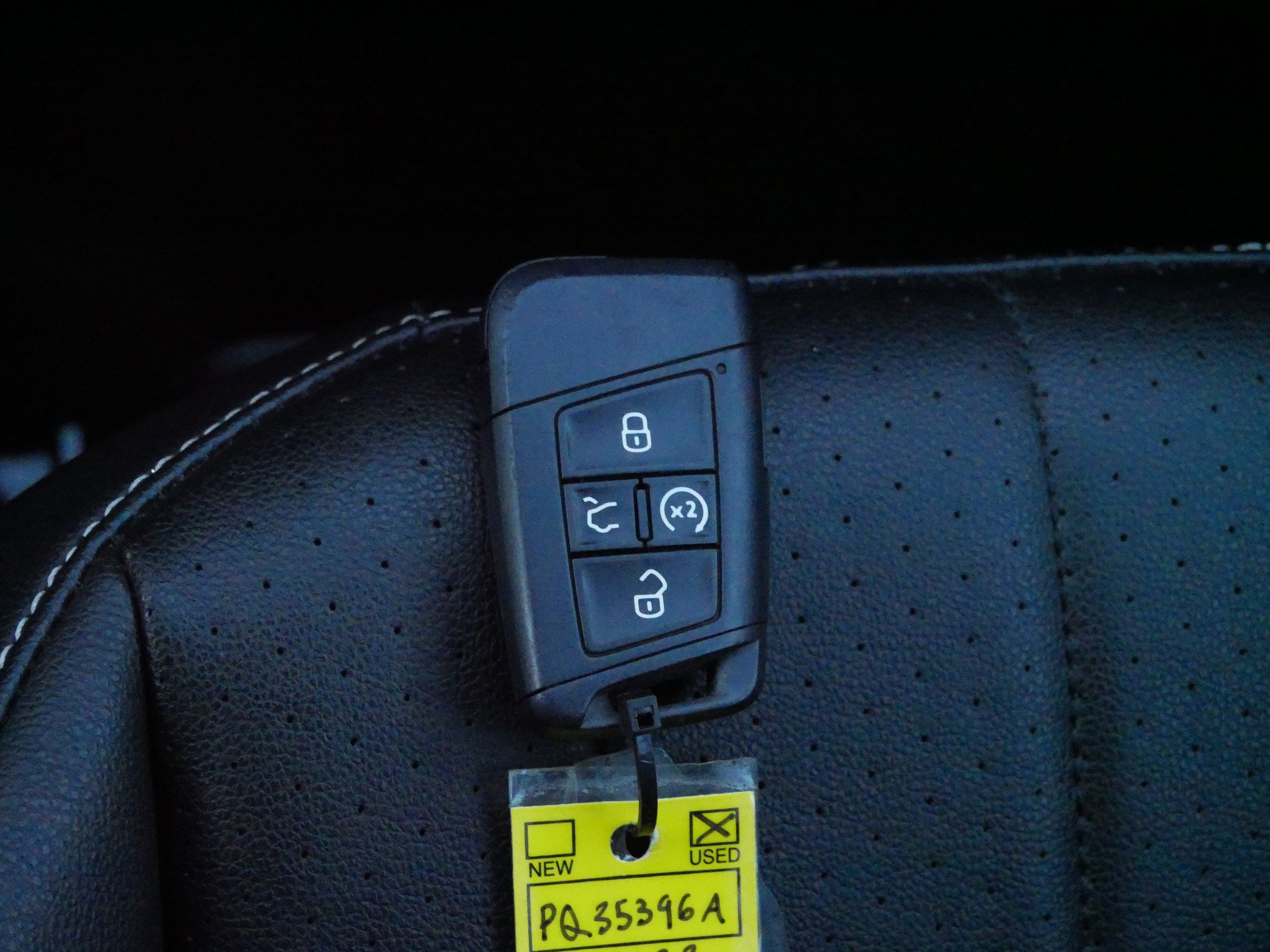 Certified 2022 Volkswagen Tiguan SE R-Line image 31