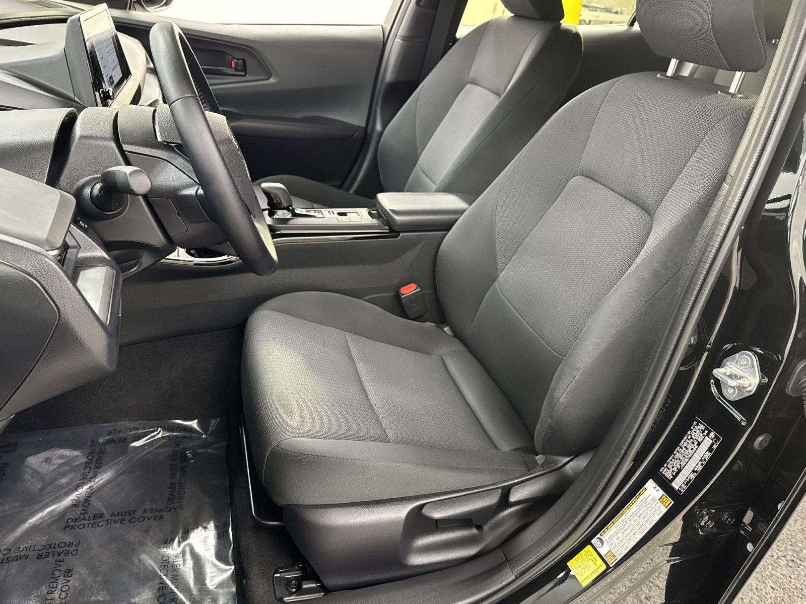 Used 2025 Toyota Prius LE image 4