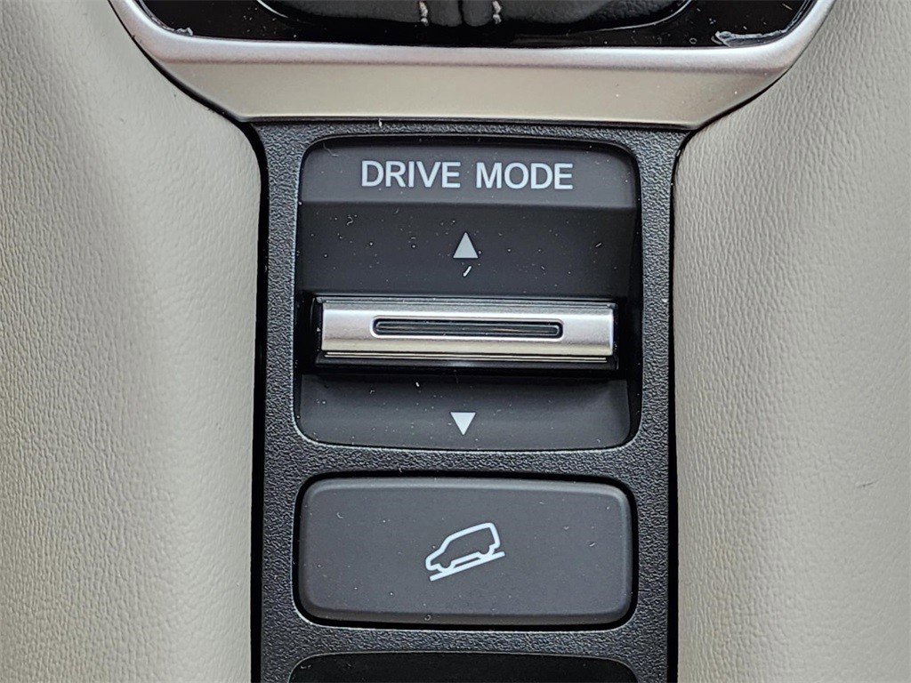 Certified 2025 Honda HR-V EX-L image 31