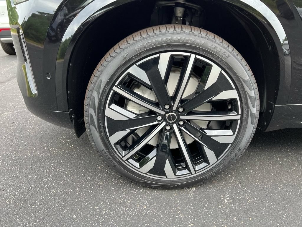 New 2026 Volvo XC90 B6 Plus w/ Protection Package Premier AWD/4WD image 9