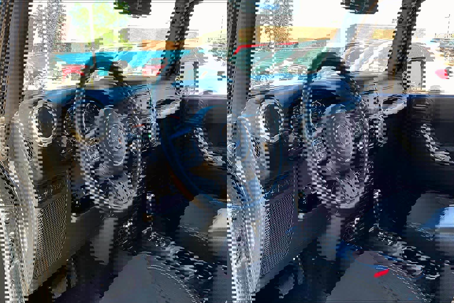 Used 2016 Jeep Wrangler Unlimited Rubicon w/ Connectivity Group image 17