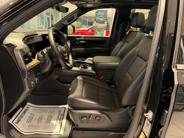 Used 2025 Chevrolet Tahoe High Country image 14