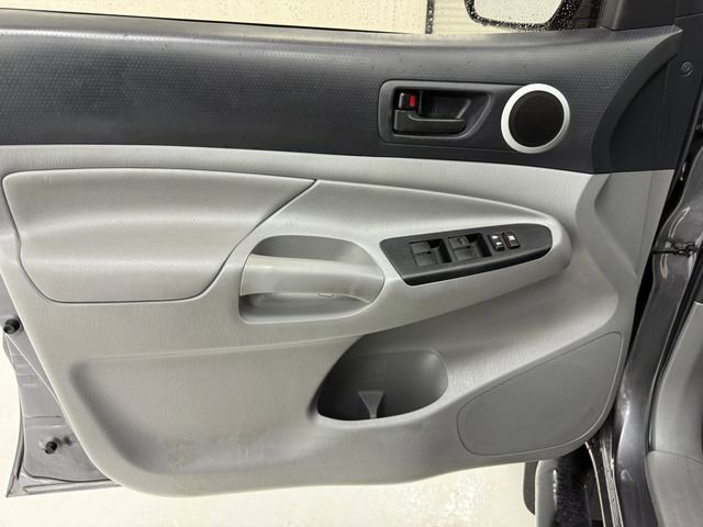 Used 2015 Toyota Tacoma PreRunner w/ SR5 Package RWD image 28