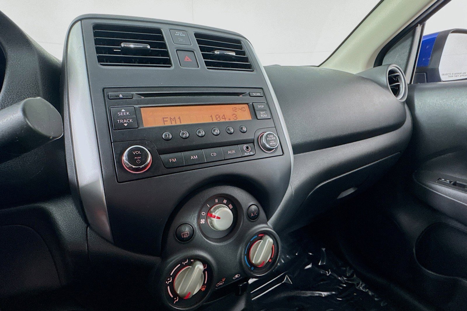 Used 2014 Nissan Versa SV w/ Convenience Package image 19