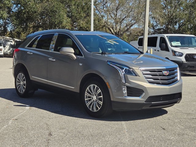 Used 2018 Cadillac XT5 Luxury image 3
