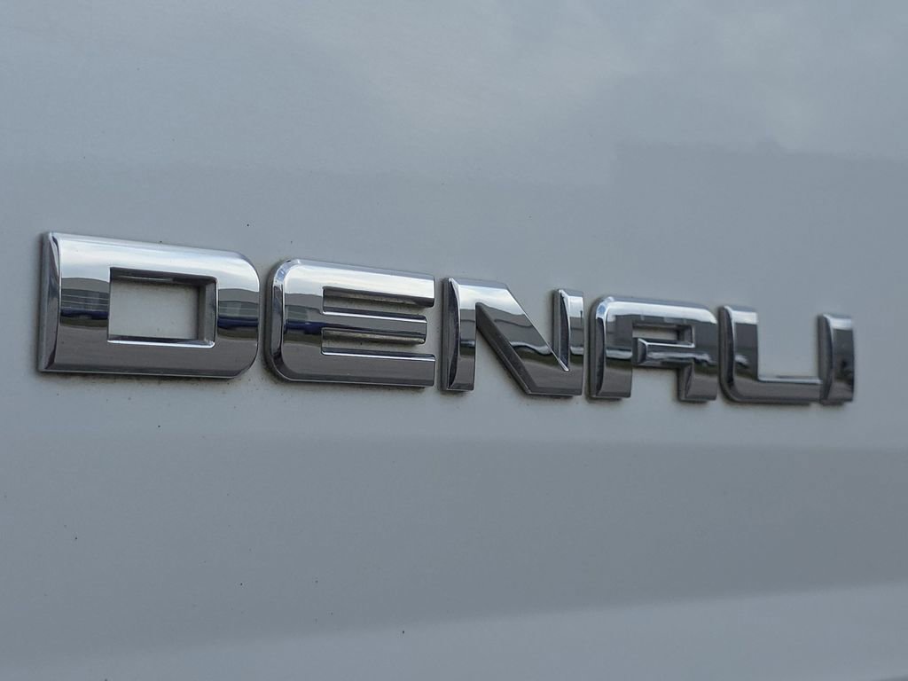 Used 2017 GMC Yukon Denali w/ Open Road Package AWD/4WD image 34