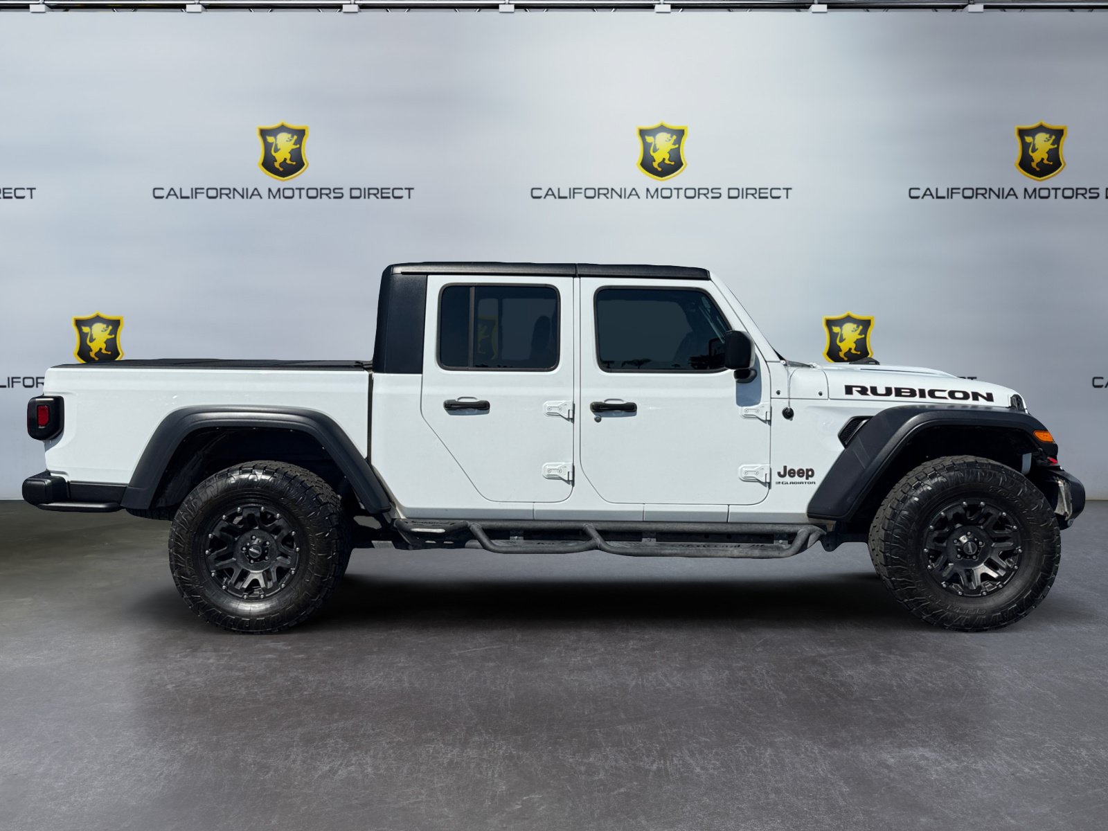 Used 2023 Jeep Gladiator Rubicon w/ Trailer Tow Package AWD/4WD image 6