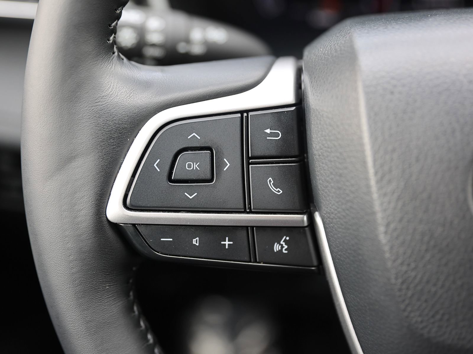 Used 2023 Toyota Highlander Platinum image 43