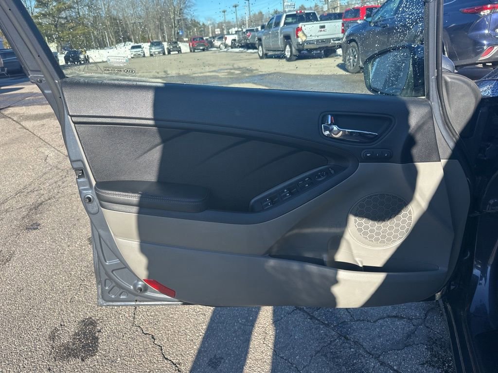 Used 2015 Kia Forte EX w/ EX Premium Package image 14