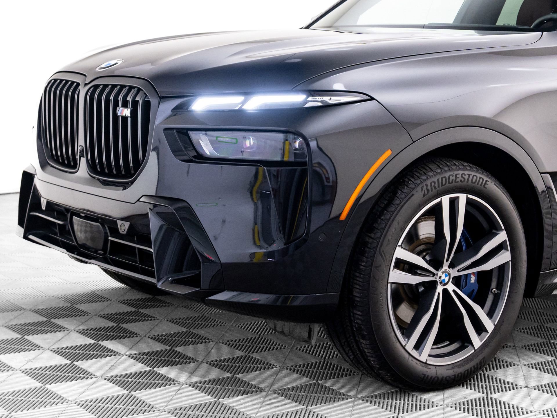 Certified 2025 BMW X7 M60i w/ Executive Package image 41
